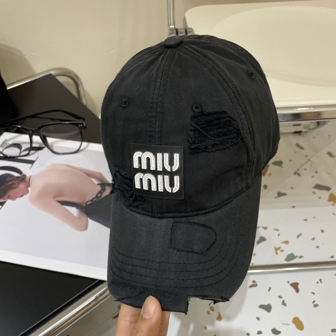 Miu Miu Caps